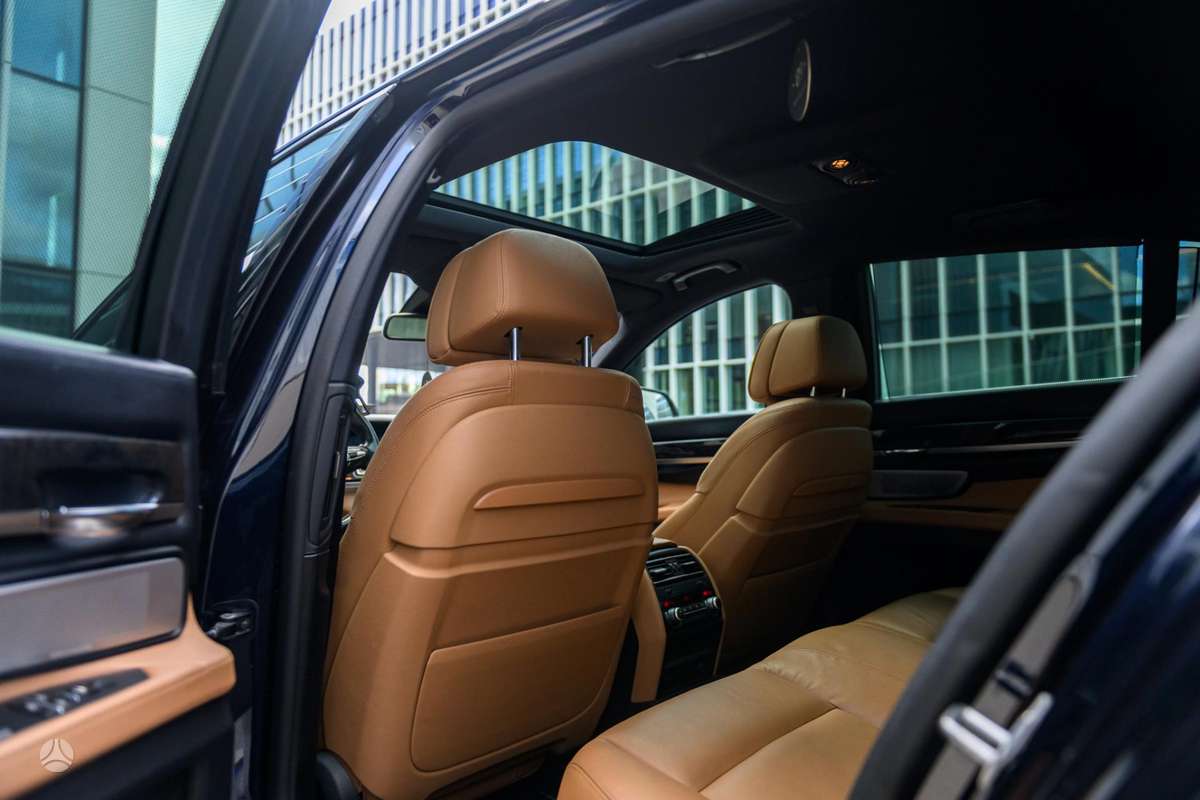 BMW 730, 3.0 l., Седан