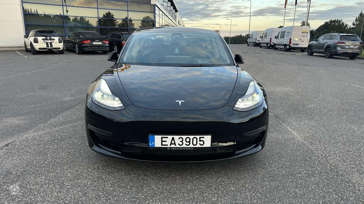 Tesla Model 3, 82 кВт·ч, Седан