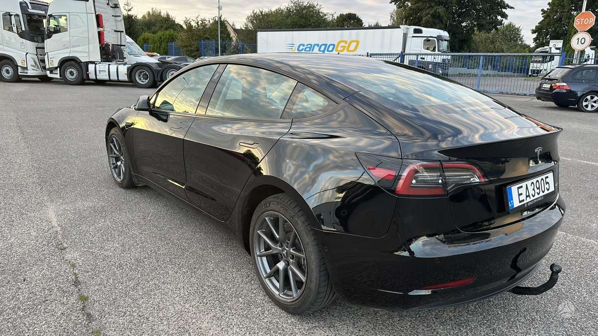 Tesla Model 3, 82 кВт·ч, Седан