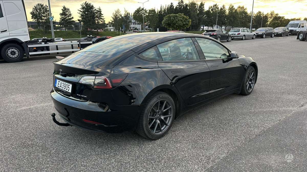 Tesla Model 3, 82 кВт·ч, Седан