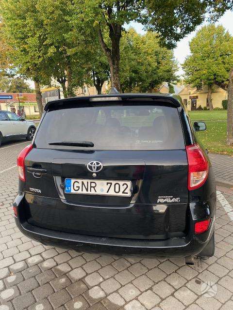 Toyota RAV4 - 1