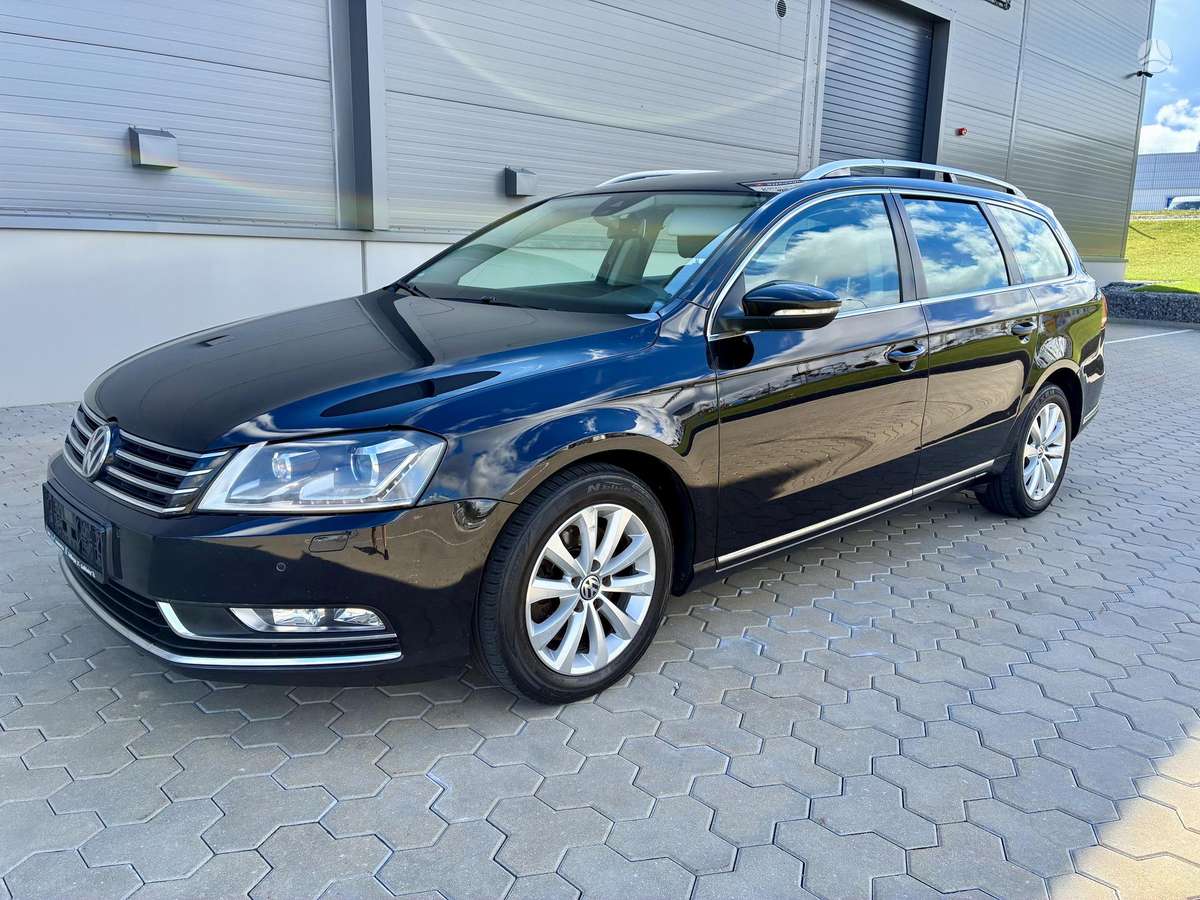 Volkswagen Passat - 1