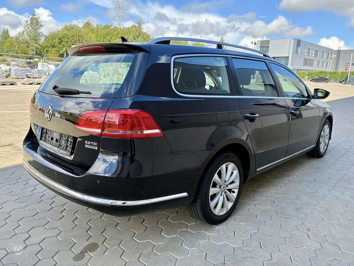 Volkswagen Passat - 4