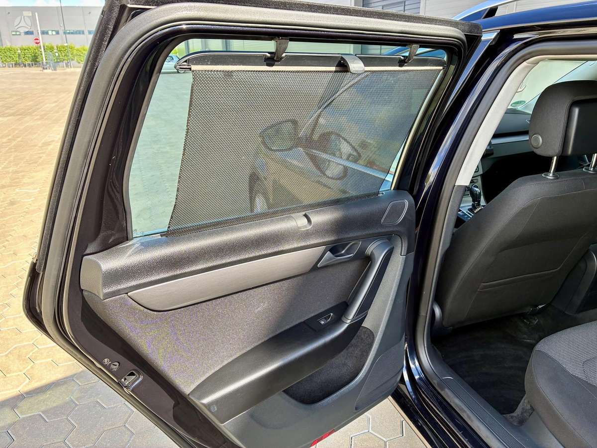 Volkswagen Passat - 12