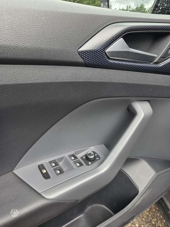 Volkswagen T-Cross - 12