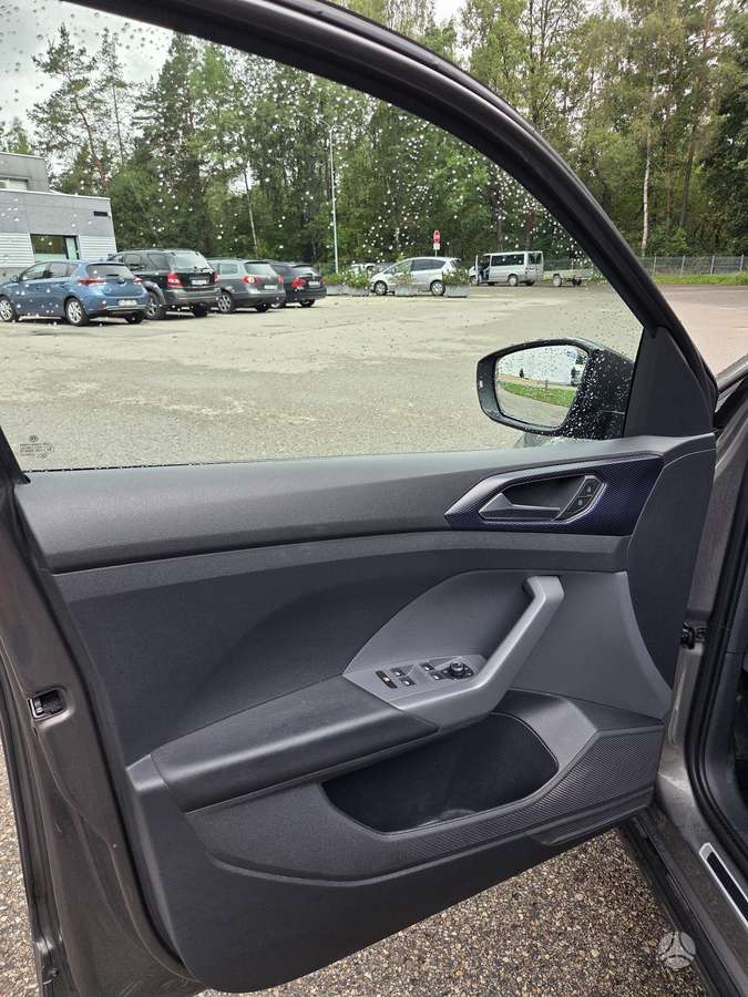 Volkswagen T-Cross - 11