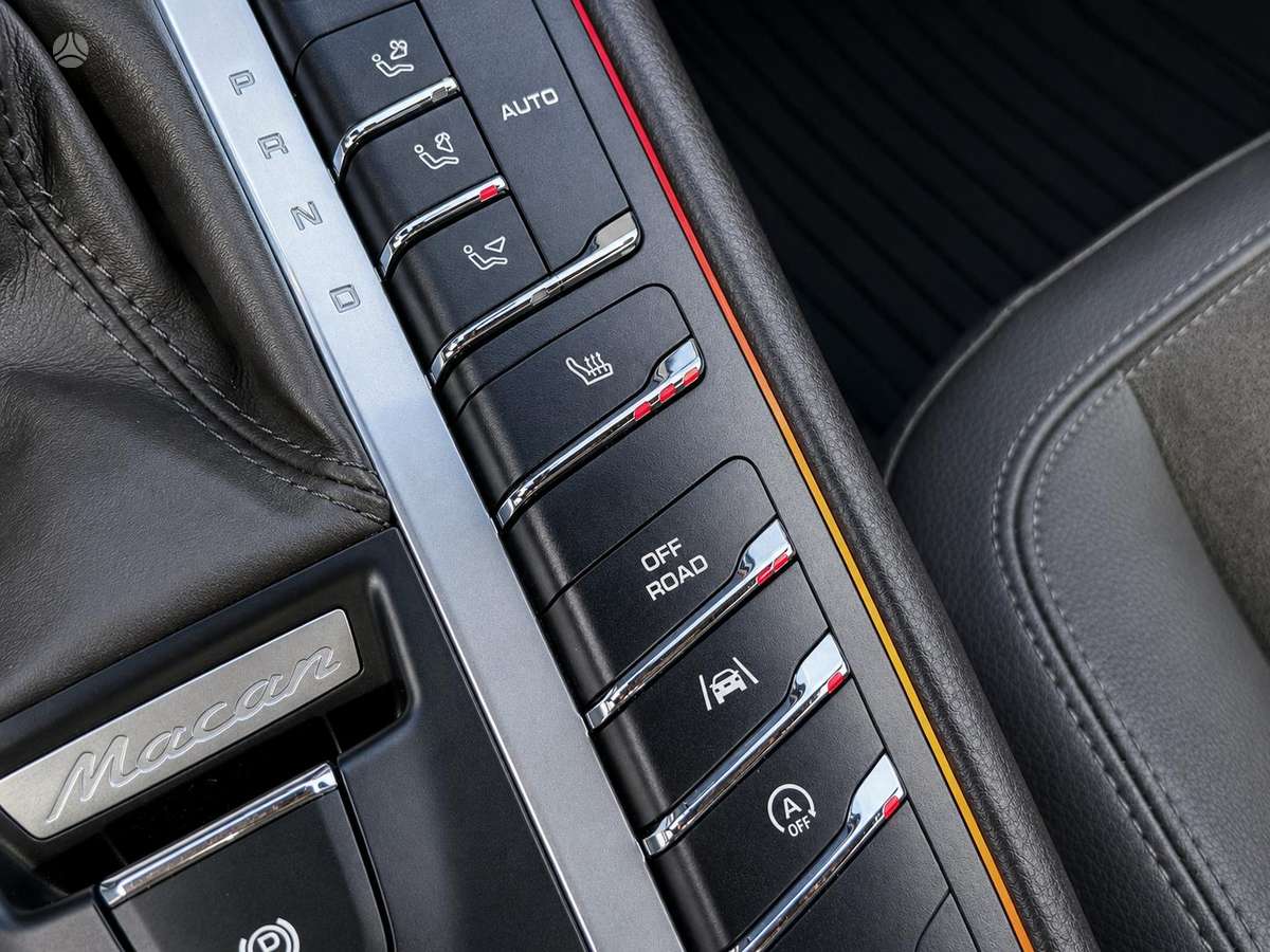 Porsche Macan, 2.0 l., off-road / crossover