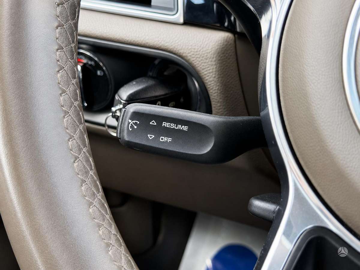 Porsche Macan, 2.0 l., off-road / crossover