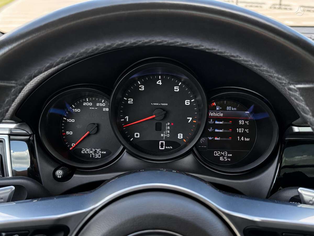 Porsche Macan, 2.0 l., off-road / crossover