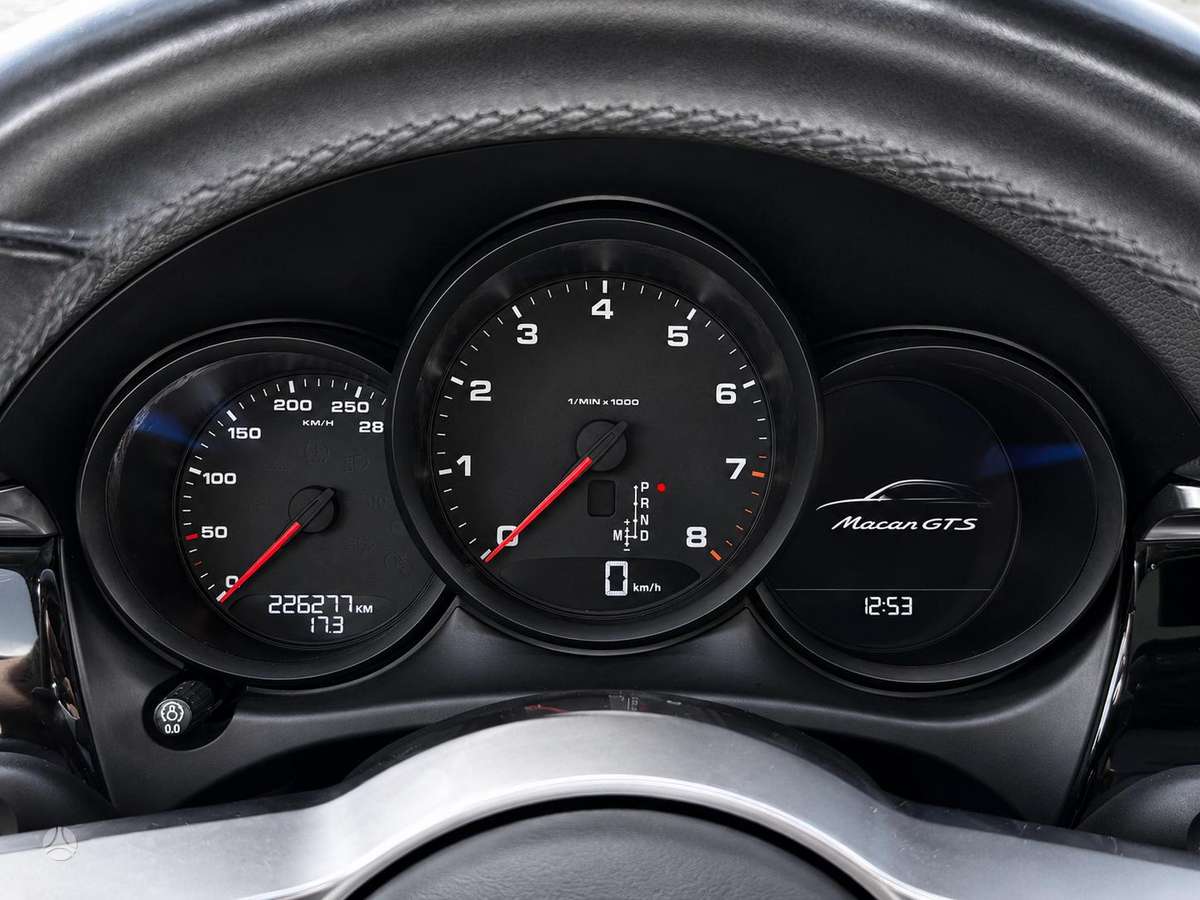 Porsche Macan, 2.0 l., off-road / crossover
