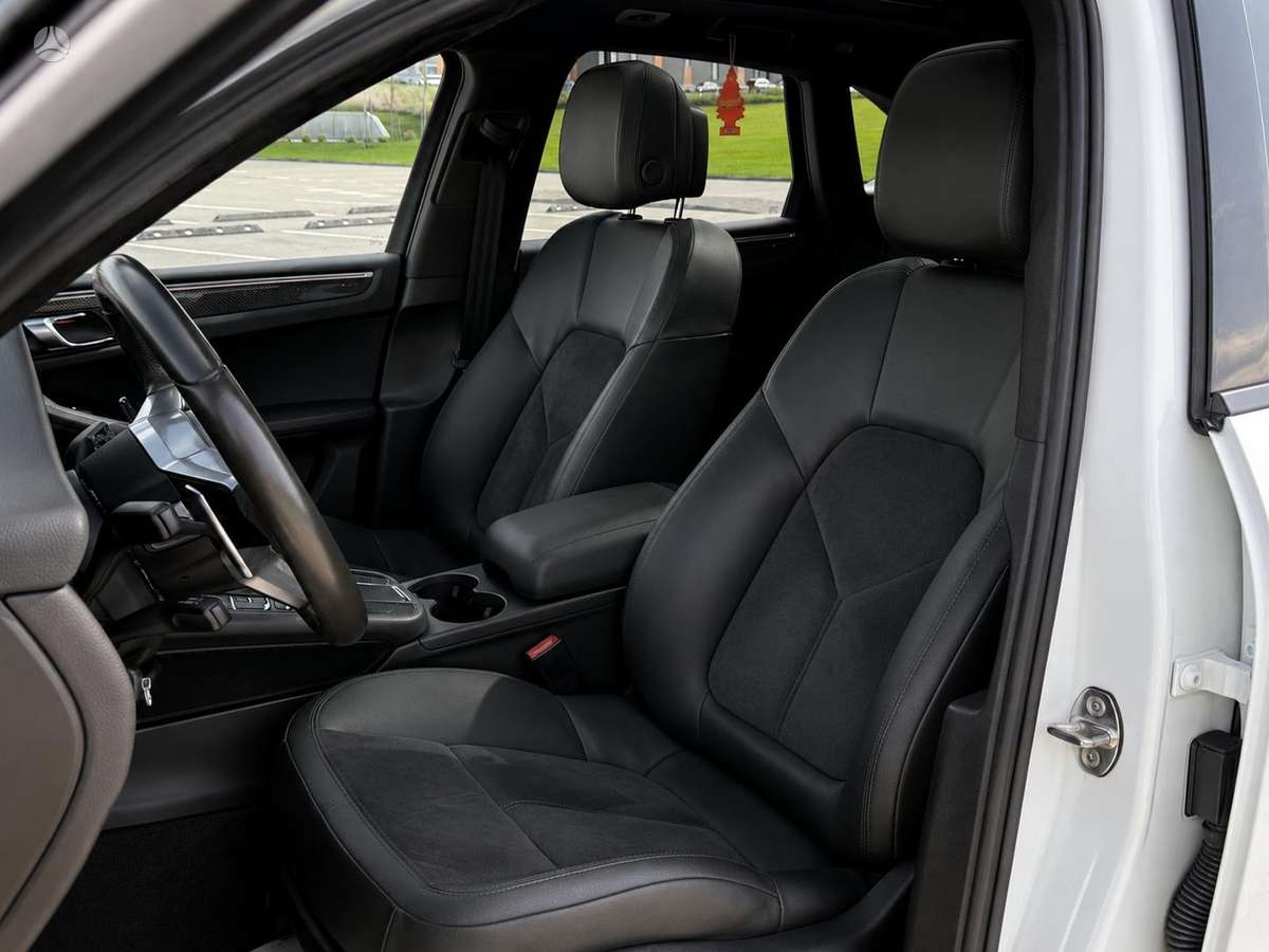 Porsche Macan, 2.0 l., off-road / crossover