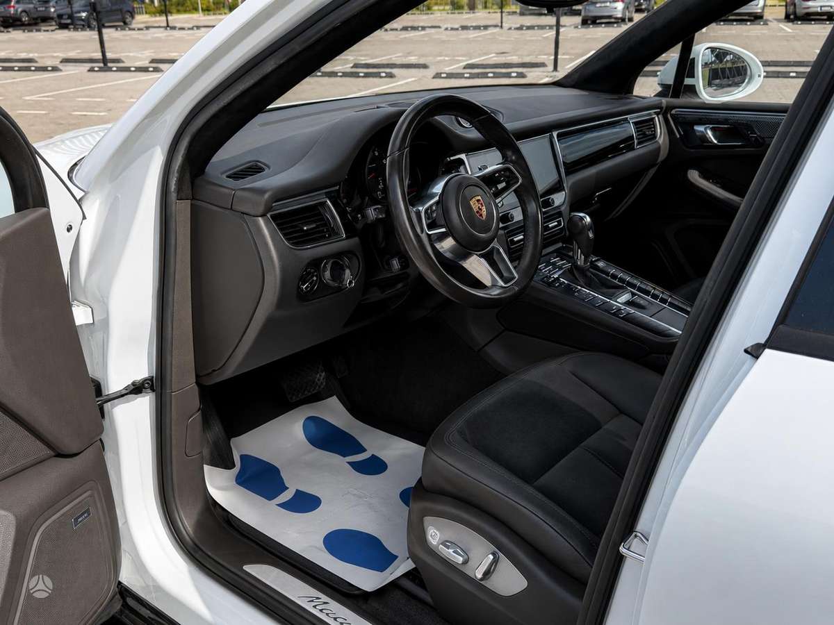 Porsche Macan, 2.0 l., off-road / crossover