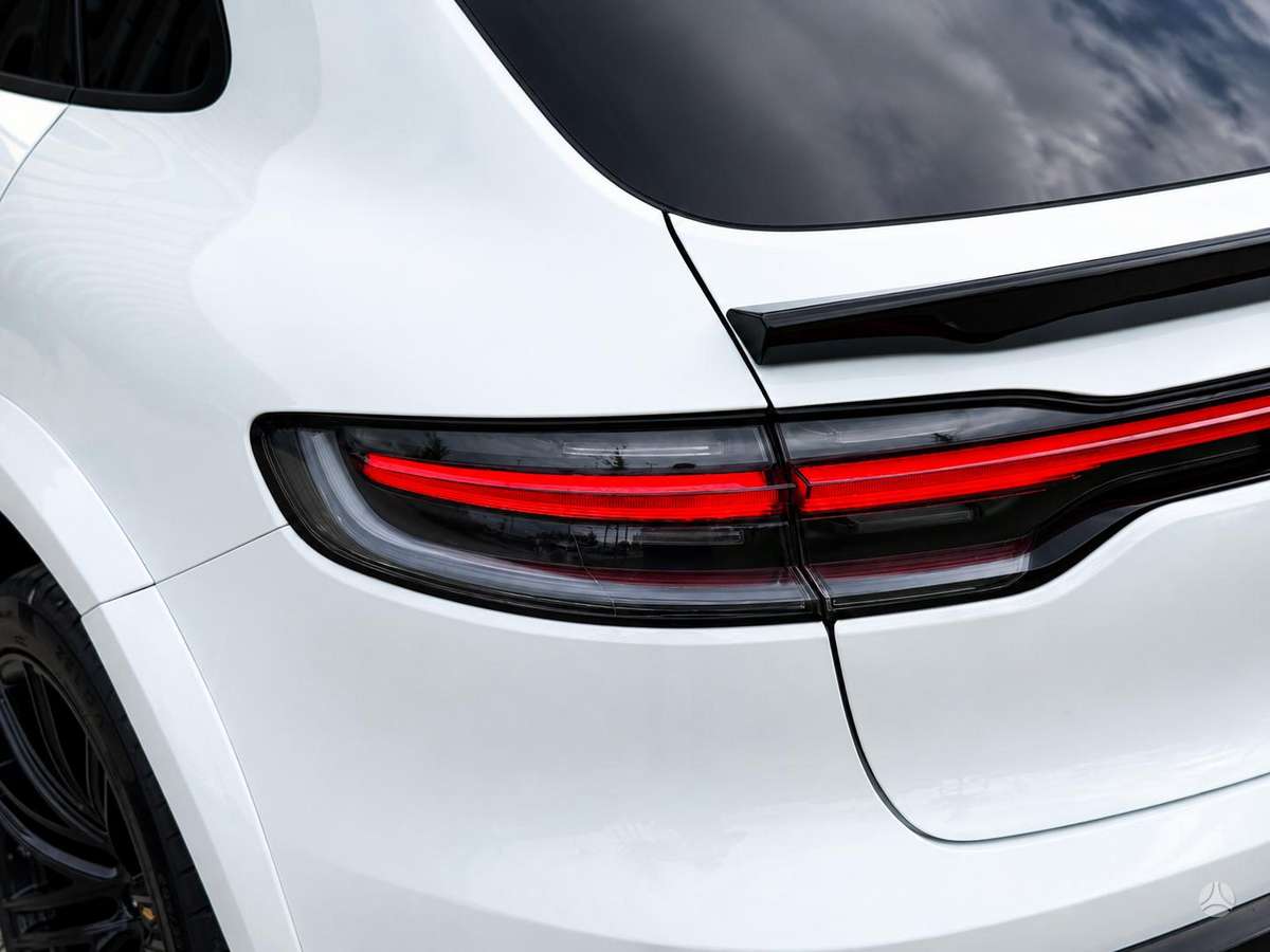 Porsche Macan, 2.0 l., off-road / crossover
