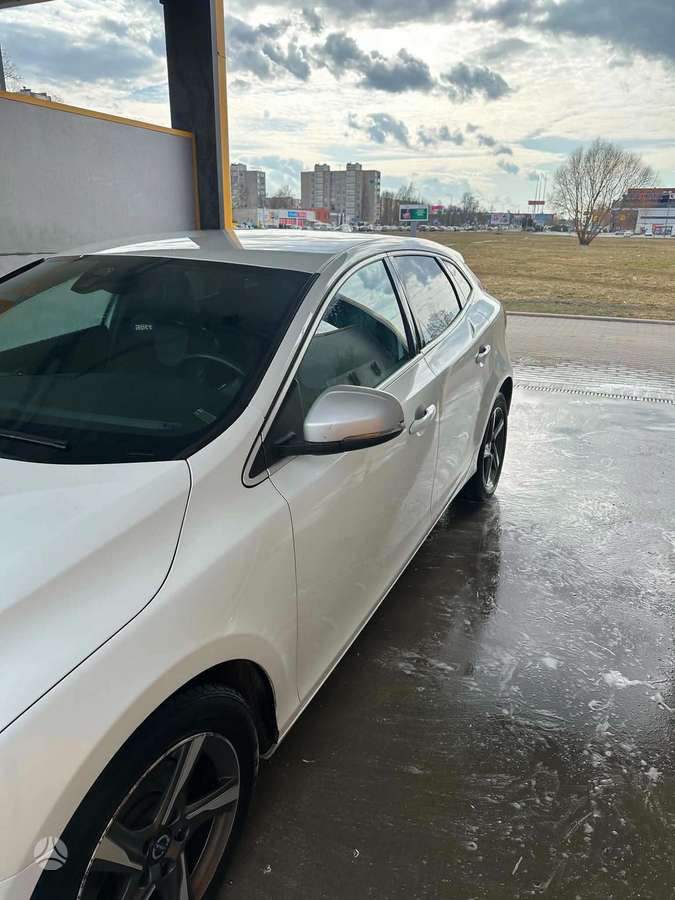 Volvo V40 - 2