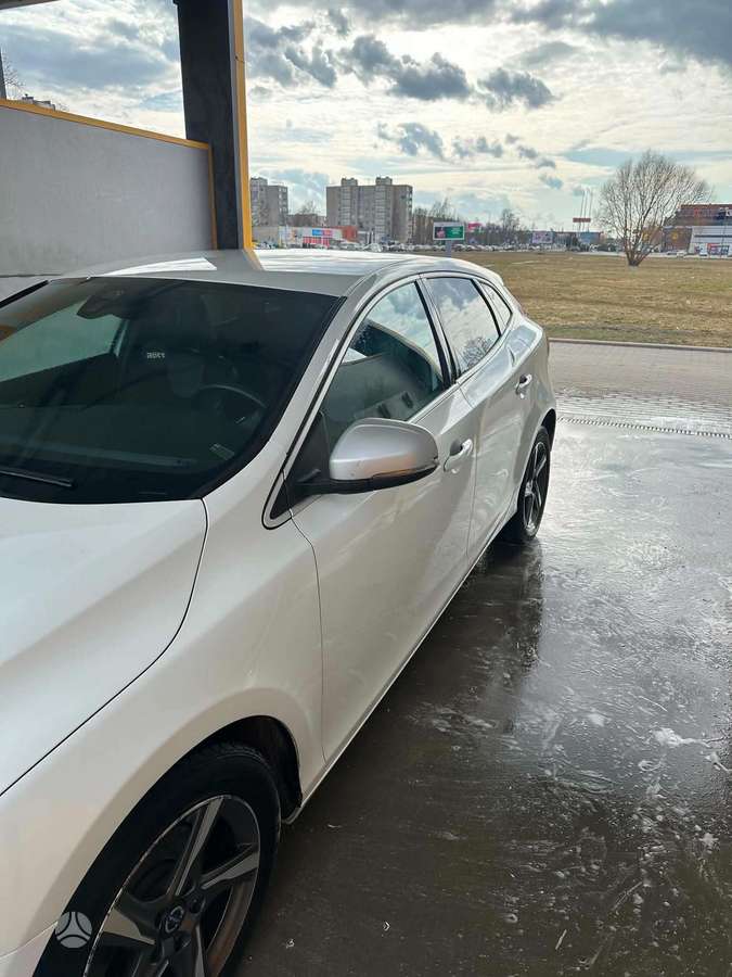 Volvo V40, 2.0 l., Хэтчбек