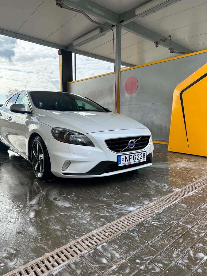Volvo V40, 2.0 l., Хэтчбек