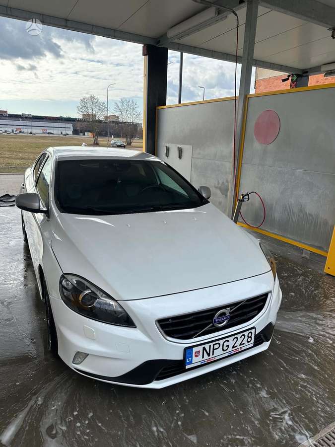 Volvo V40, 2.0 l., Хэтчбек