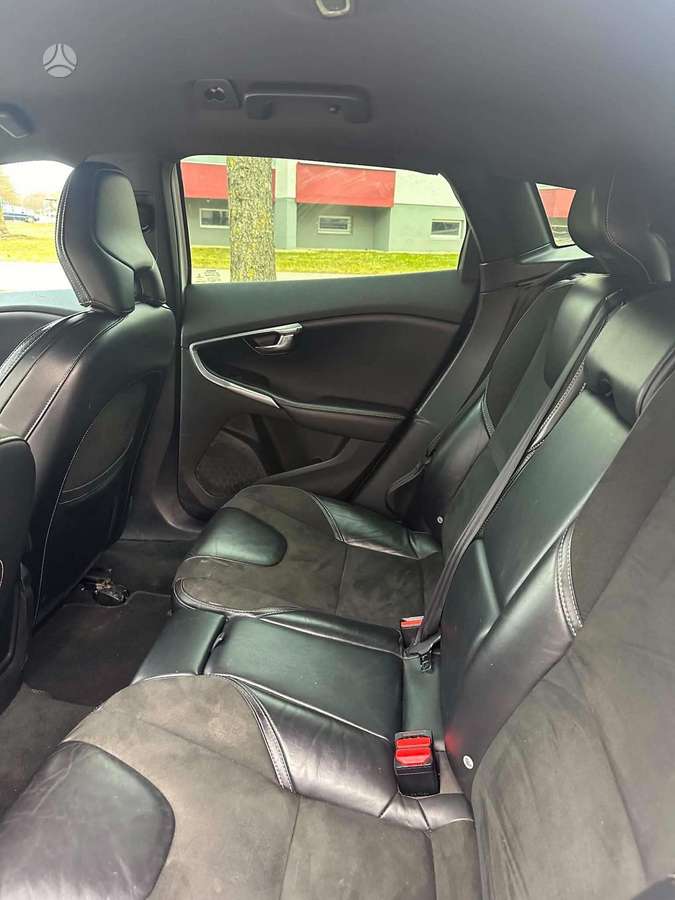 Volvo V40, 2.0 l., Хэтчбек