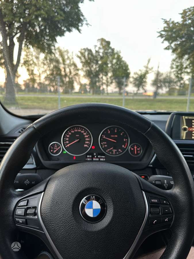 BMW 318, 2.0 l., Седан