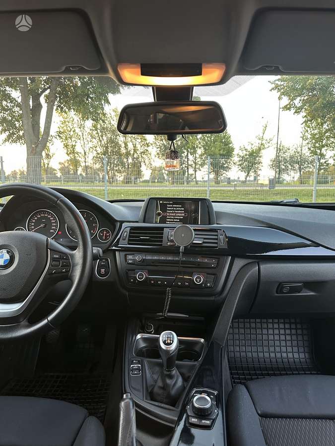 BMW 318, 2.0 l., Седан