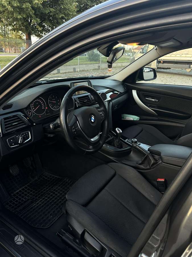 BMW 318, 2.0 l., Седан
