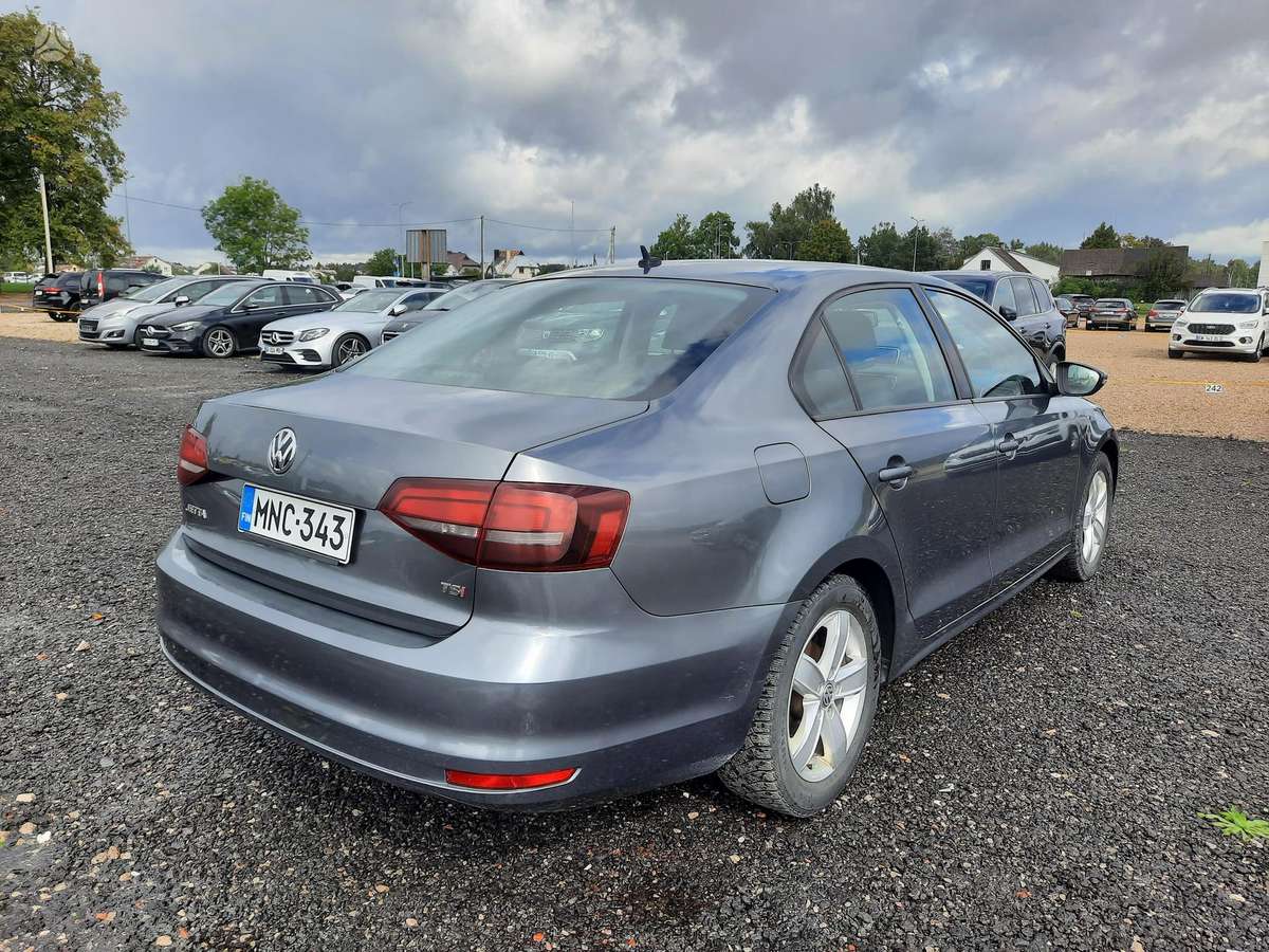 Volkswagen Jetta - 5