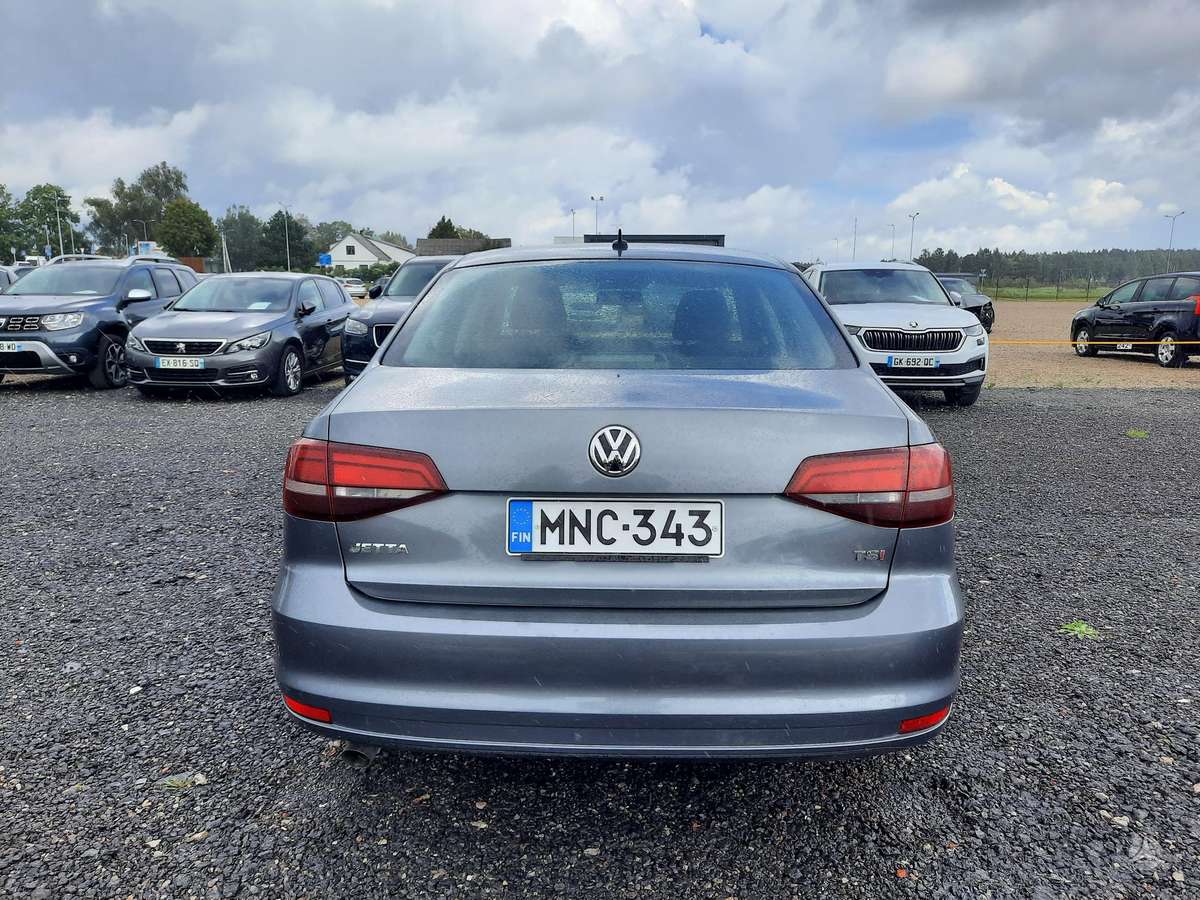 Volkswagen Jetta - 6