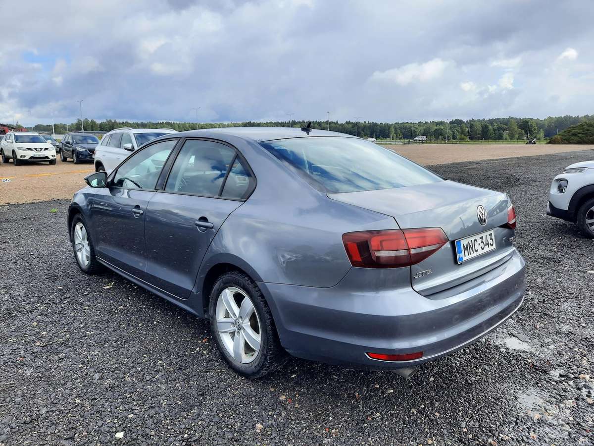 Volkswagen Jetta - 7