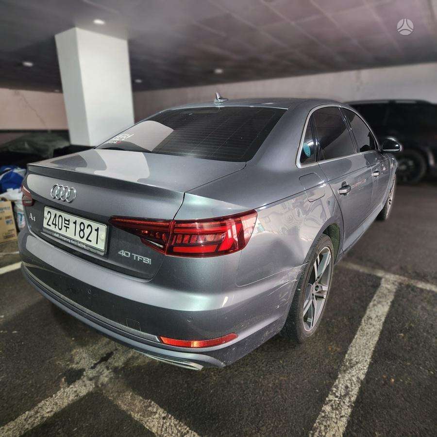 Audi A4, 2.0 l., Седан