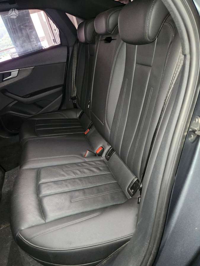 Audi A4, 2.0 l., Седан