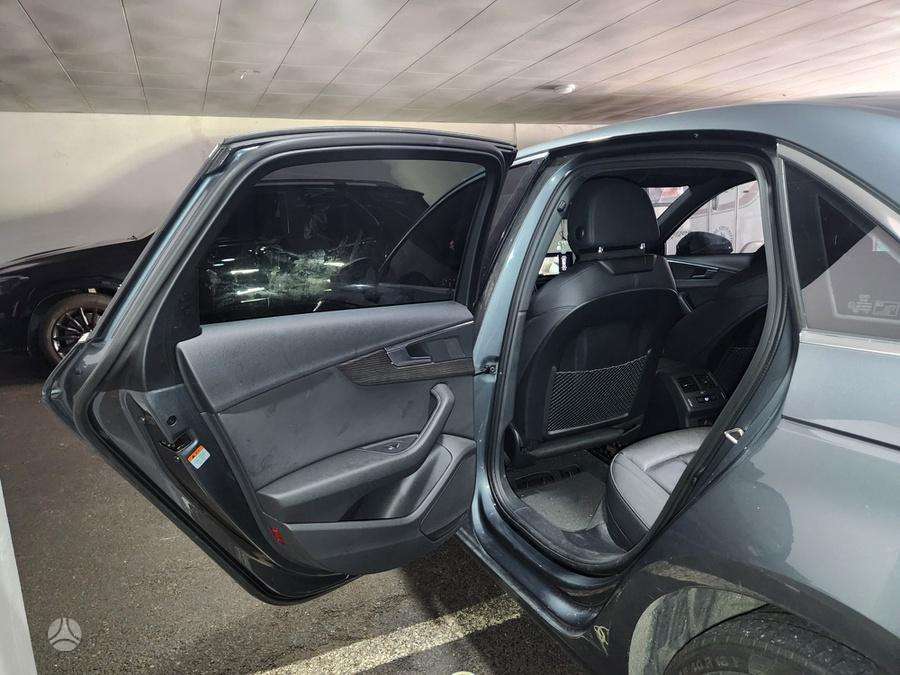 Audi A4, 2.0 l., Седан