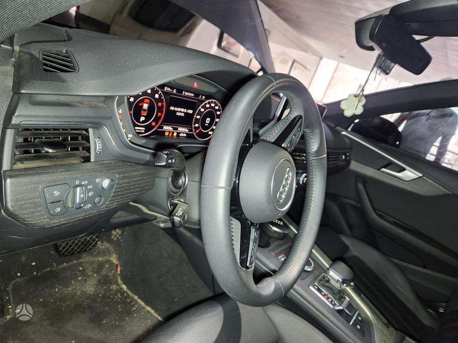 Audi A4, 2.0 l., Седан