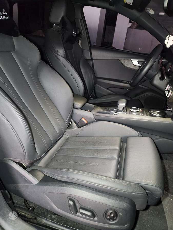Audi A4, 2.0 l., Седан