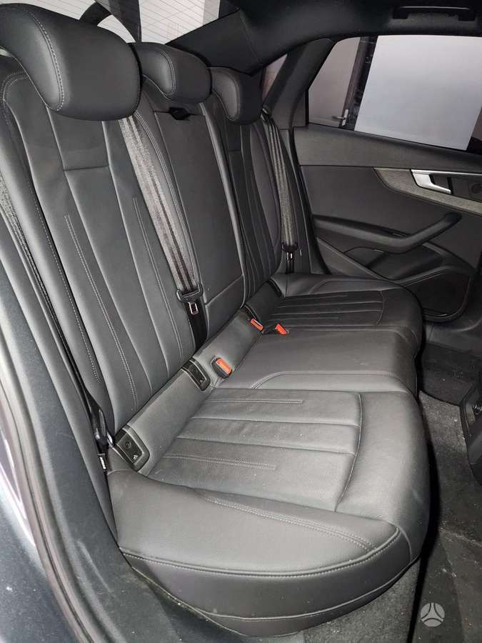 Audi A4, 2.0 l., Седан