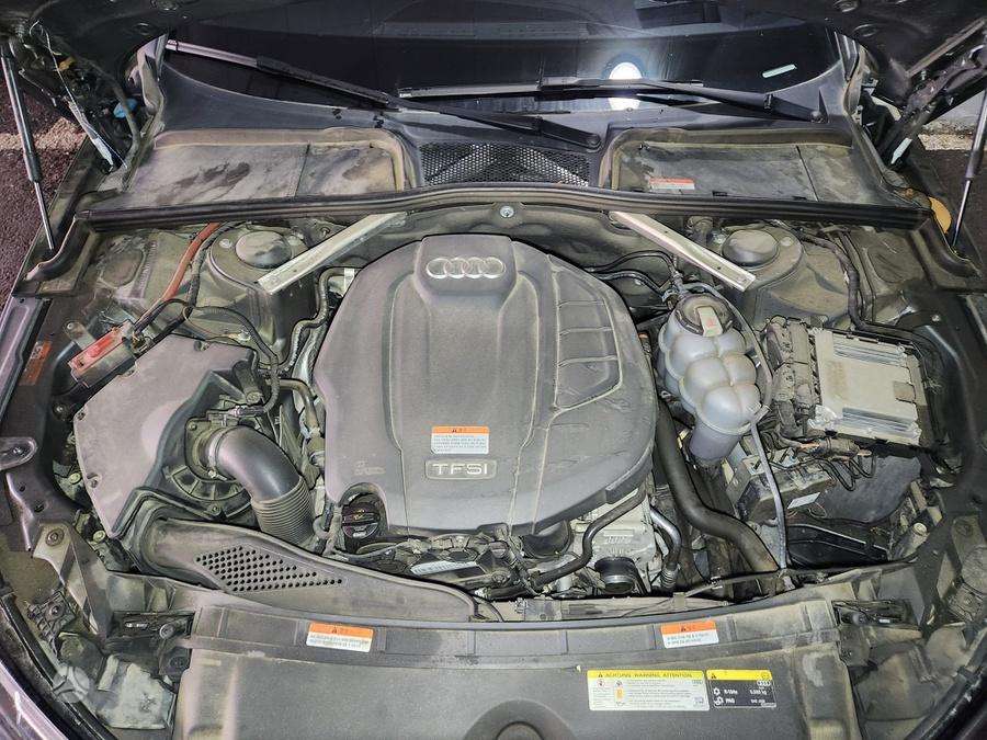 Audi A4, 2.0 l., Седан