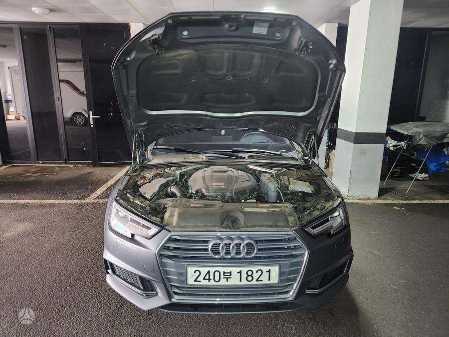 Audi A4, 2.0 l., Седан