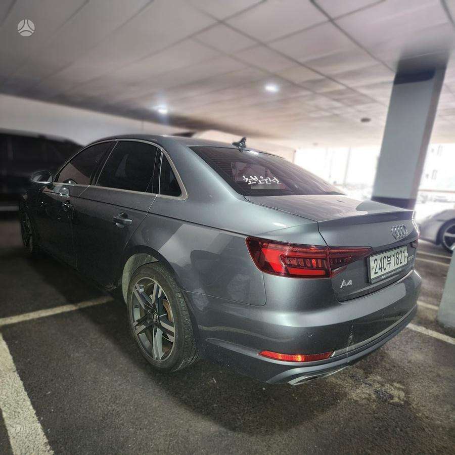 Audi A4, 2.0 l., Седан