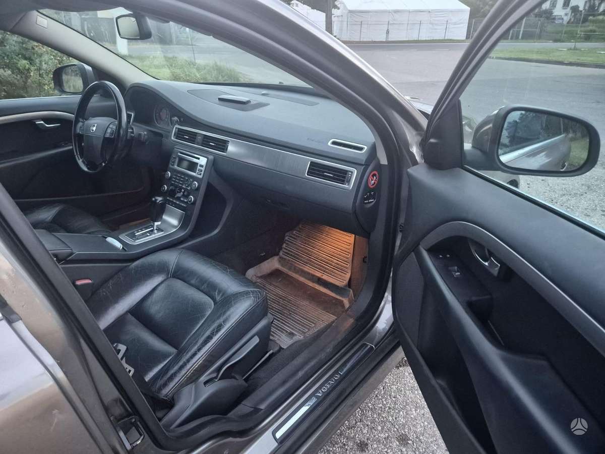 Volvo S80, 2.4 l., Седан