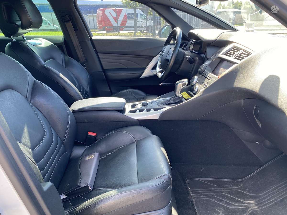 Citroen DS5, 2.0 l., Хэтчбек