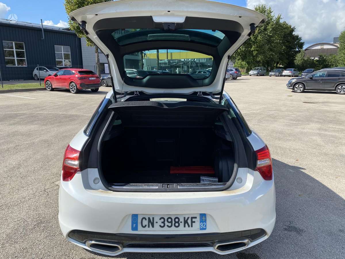 Citroen DS5, 2.0 l., Хэтчбек