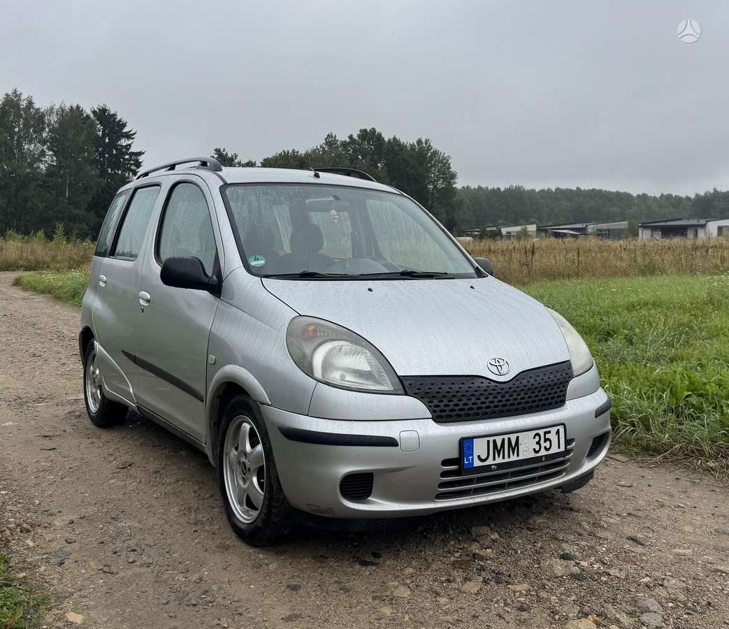 Toyota Yaris Verso - 1