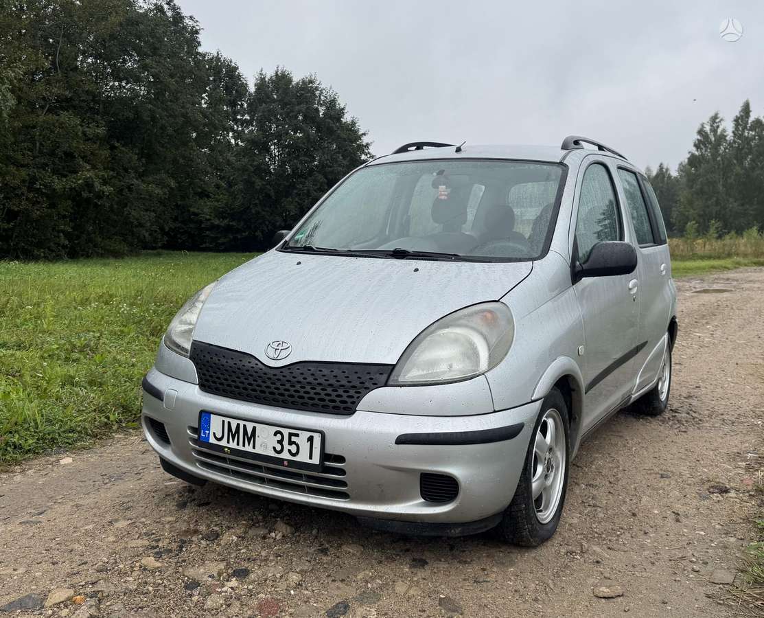 Toyota Yaris Verso - 2