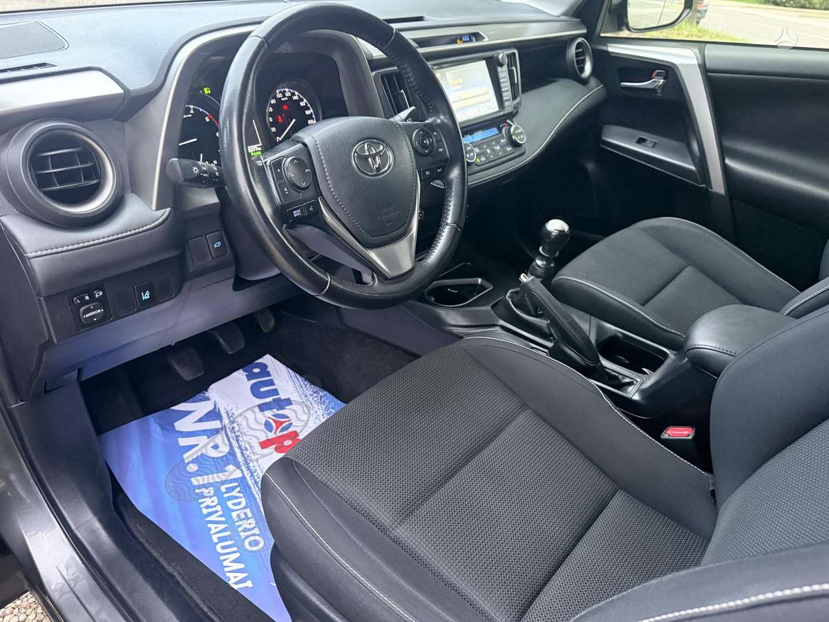 Toyota RAV4 - 8