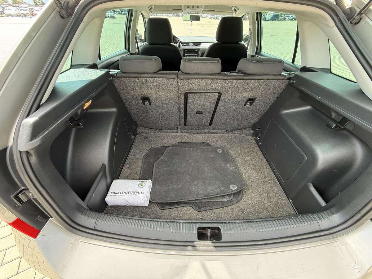 Skoda Rapid, 1.2 l., Хэтчбек