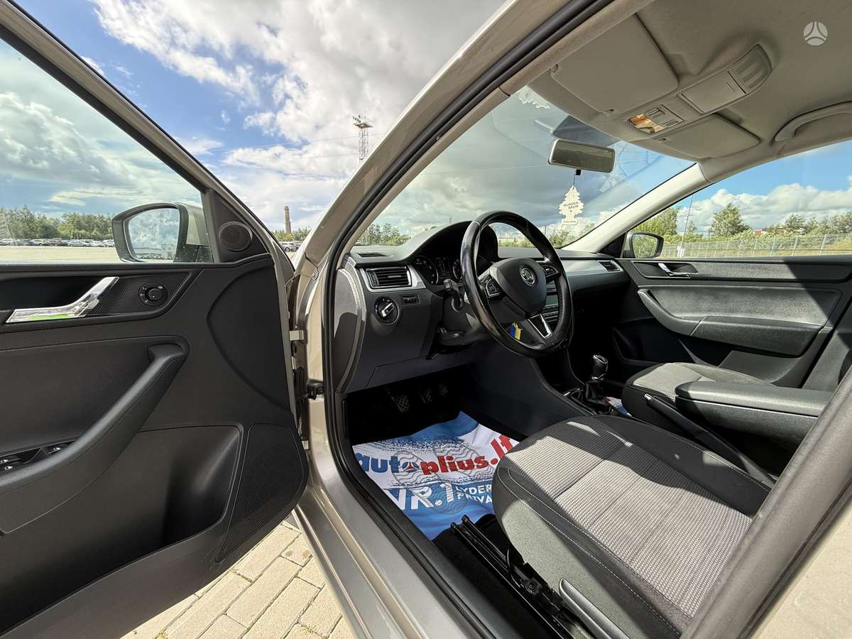 Skoda Rapid, 1.2 l., Хэтчбек