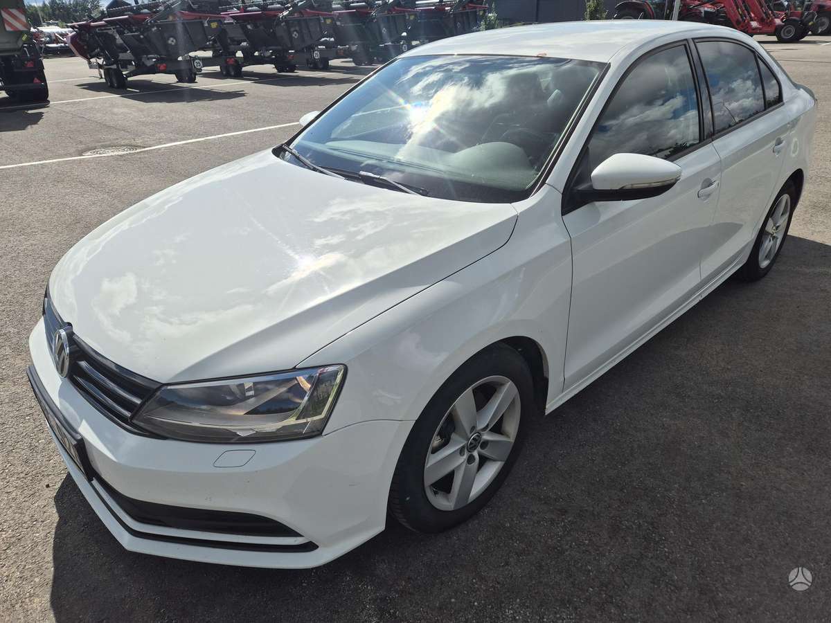 Volkswagen Jetta - 2