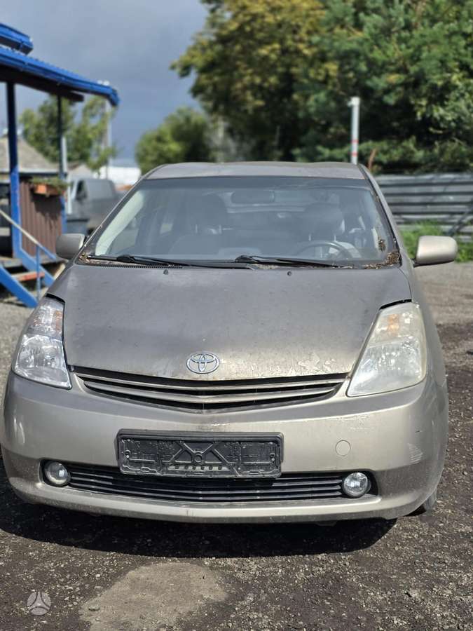 Toyota Prius по частям