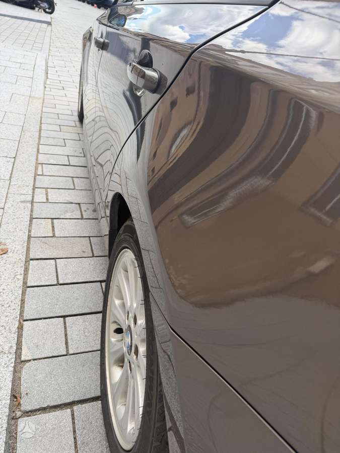BMW 120, 2.0 l., hatchback