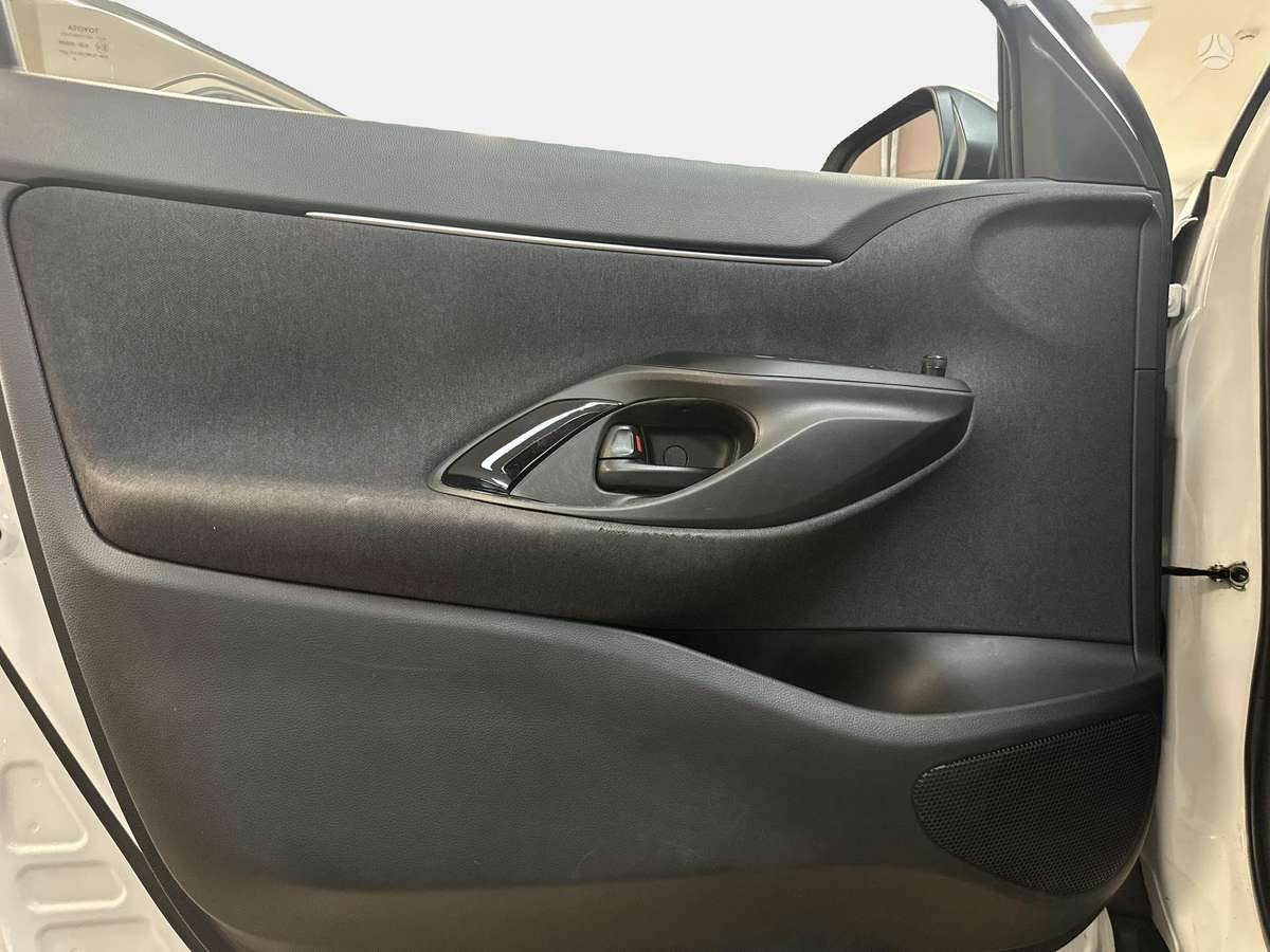 Toyota Yaris Cross - 12