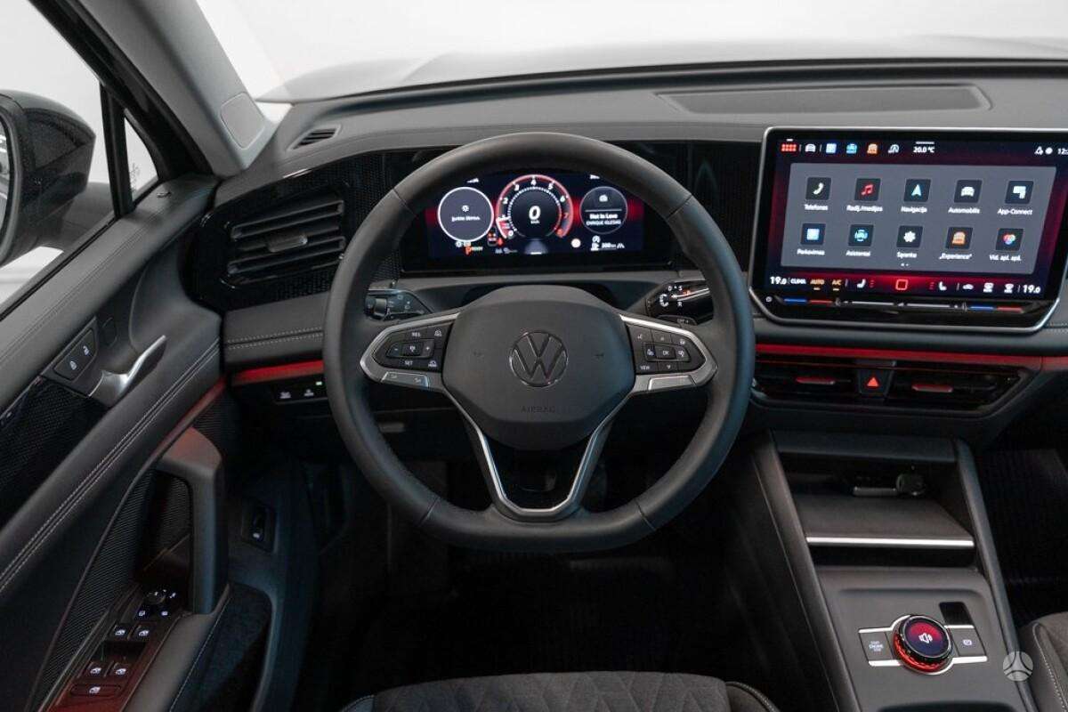 Volkswagen Tiguan - 9